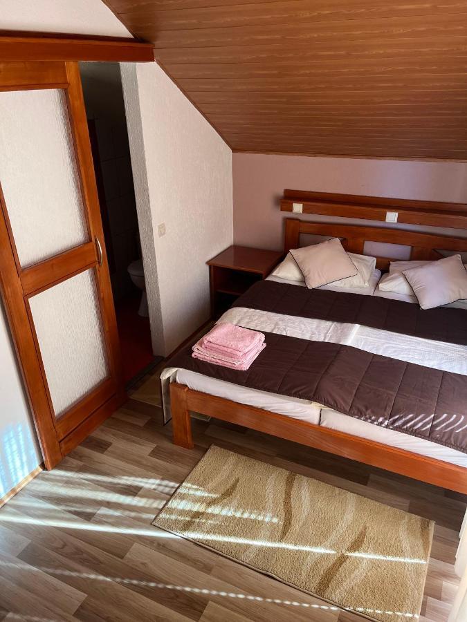 Guesthouse Hodak Selište Drežničko Extérieur photo