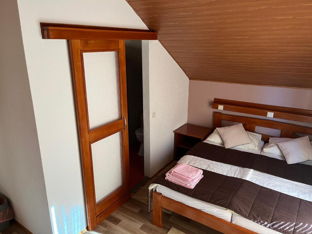 Guesthouse Hodak Selište Drežničko Extérieur photo